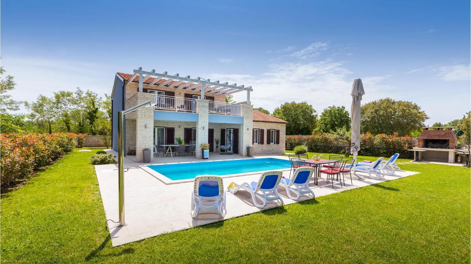3 Bedroom Beautiful Home In Sosici