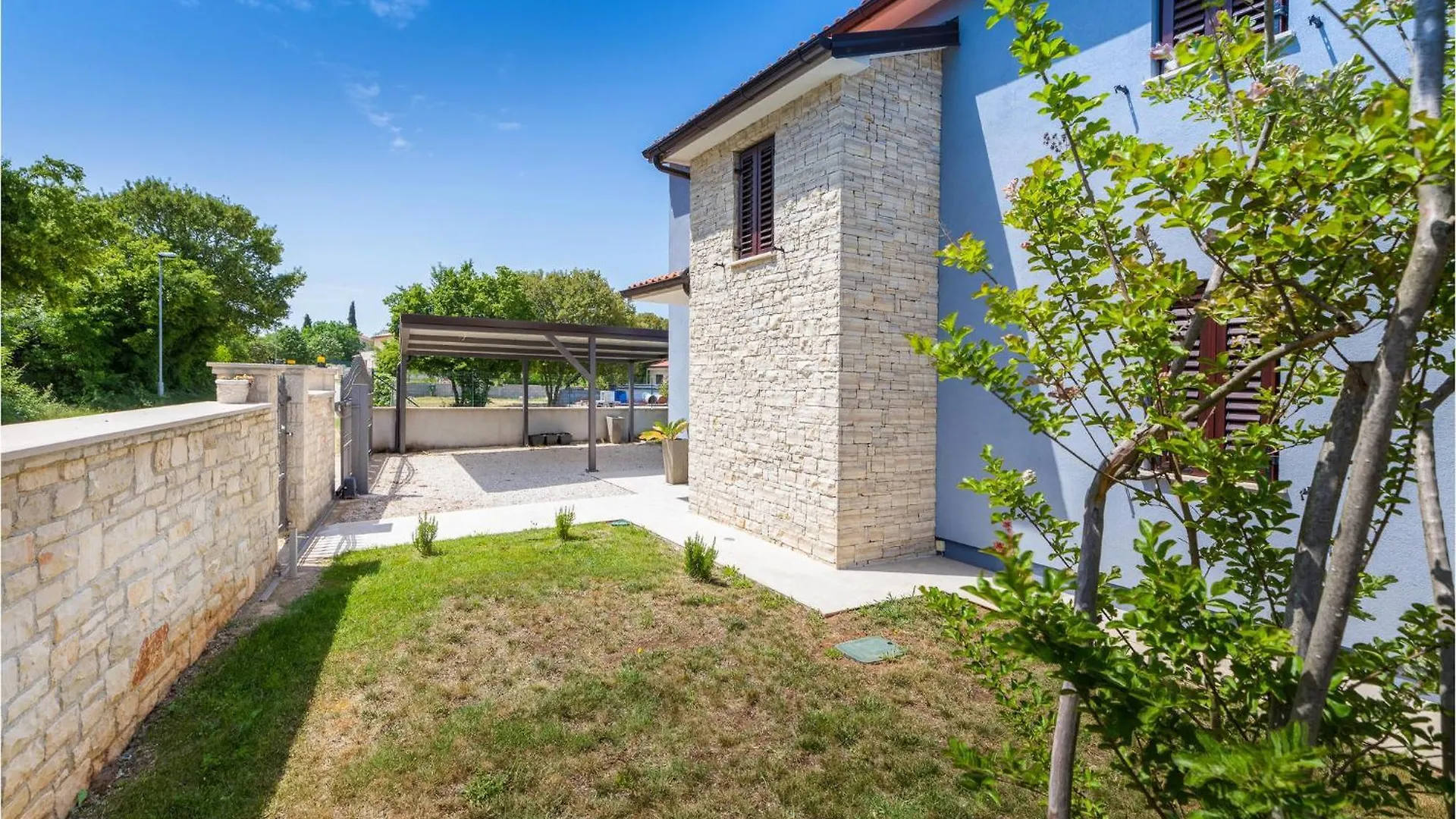 בית נופש 3 Bedroom Beautiful Home In Sosici קרואטיה