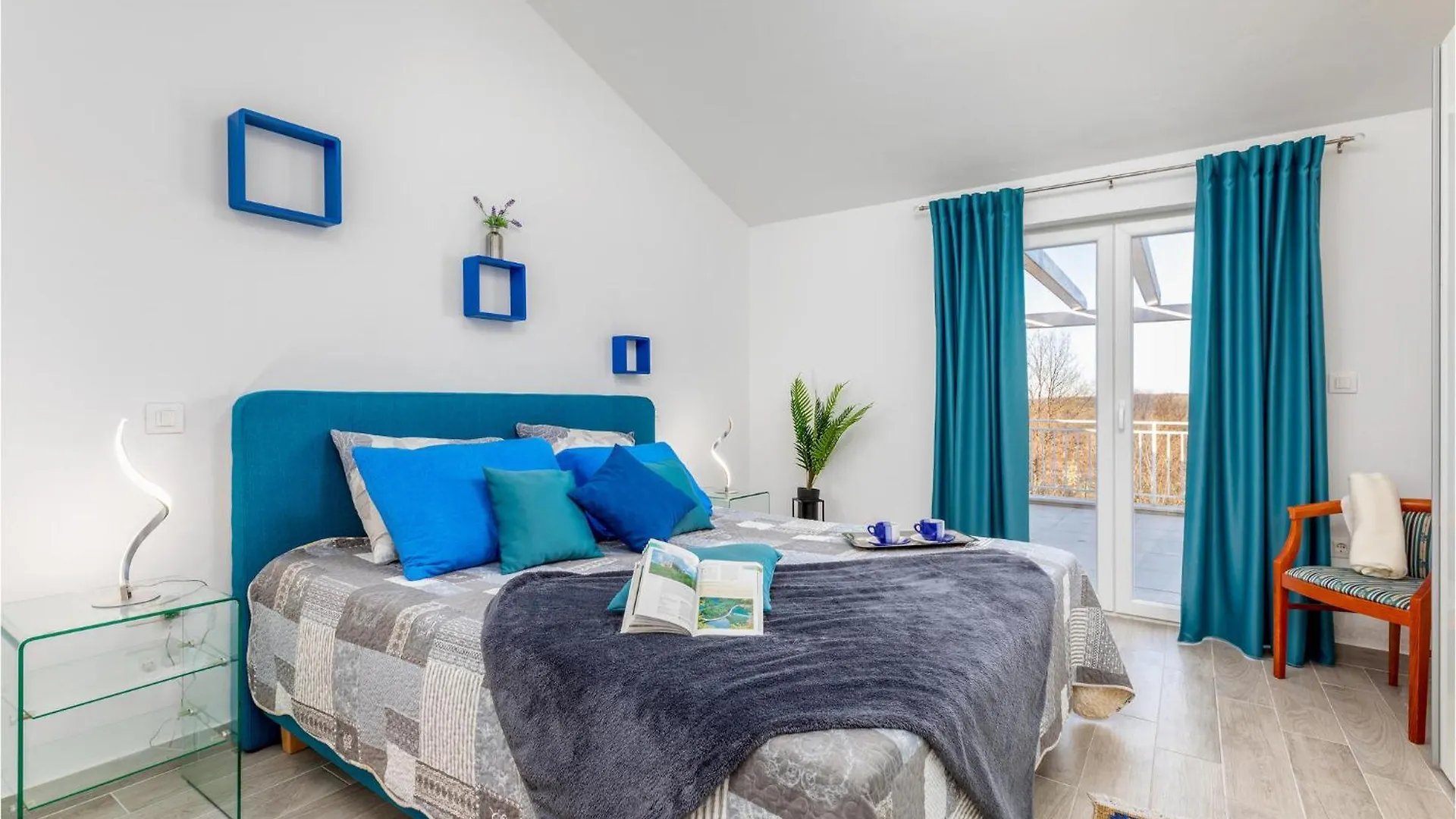 3 Bedroom Beautiful Home In Sosici 0*,