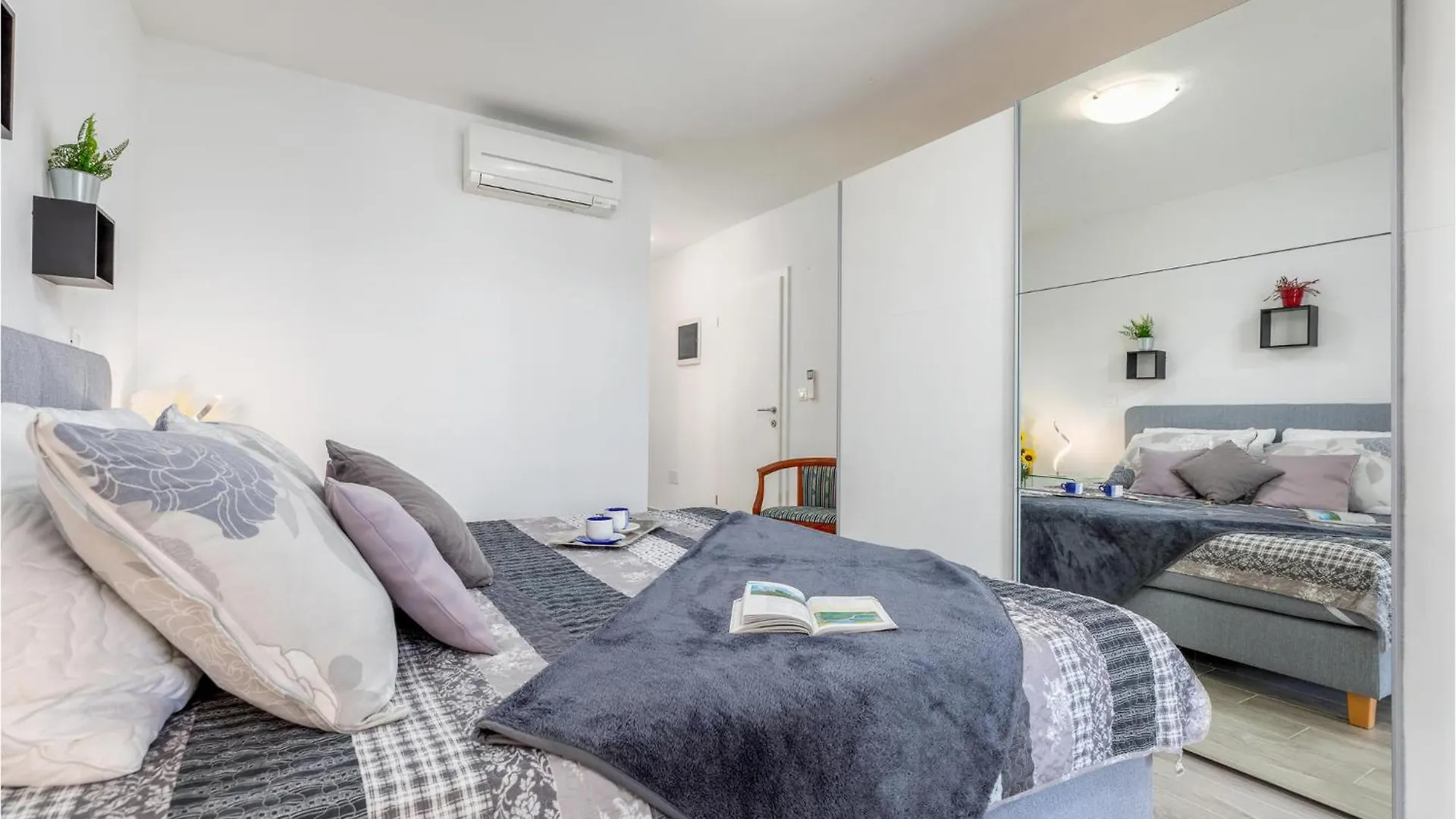 3 Bedroom Beautiful Home In Sosici 0*,